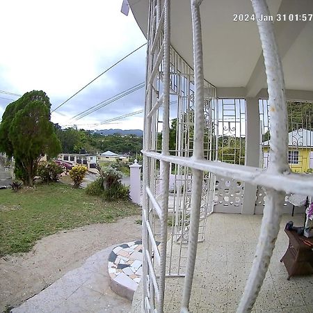 Andeve'S Tranquil Beautiful Home Montego Bay Exterior photo